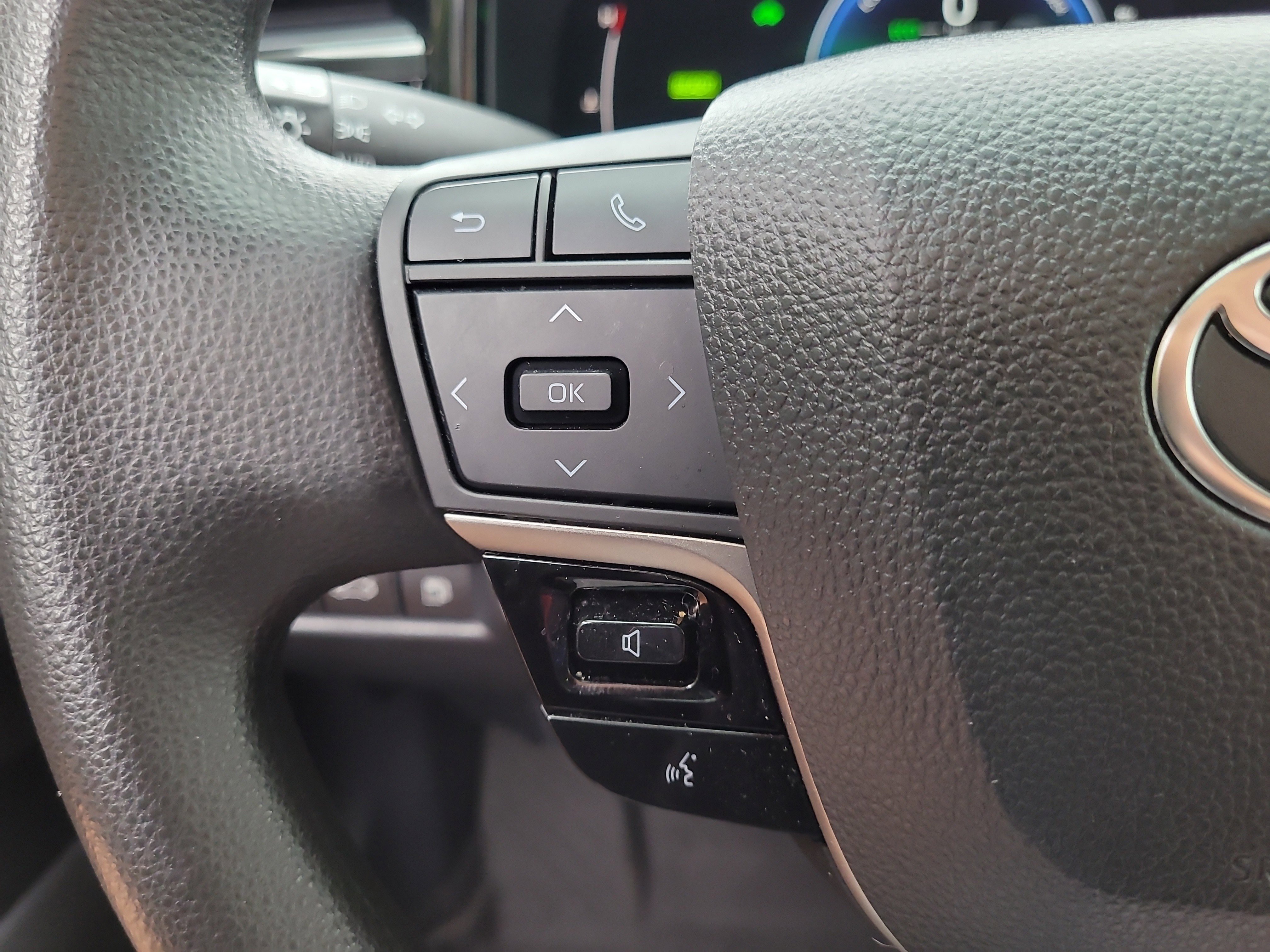 Used 2025 Toyota Camry LE image 27