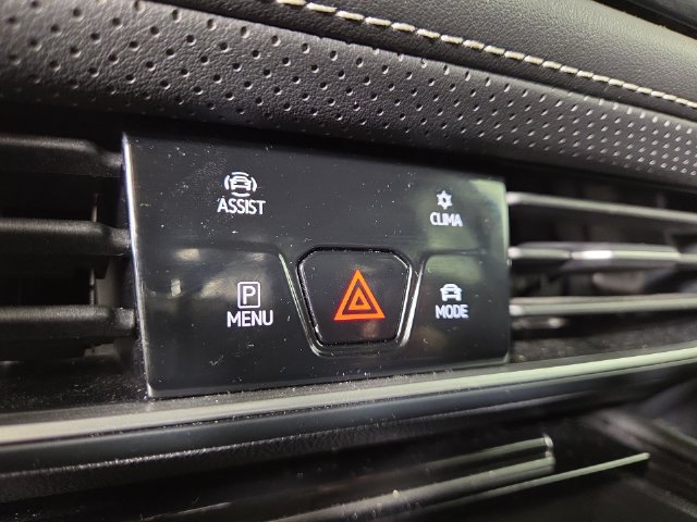 Used 2024 Volkswagen Atlas SE AWD/4WD image 27
