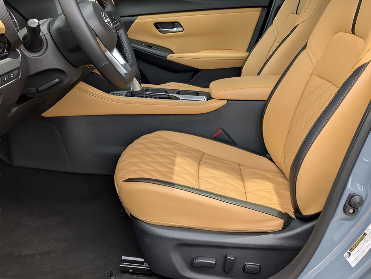 Used 2025 Nissan Sentra SV w/ SV Premium Package FWD image 10