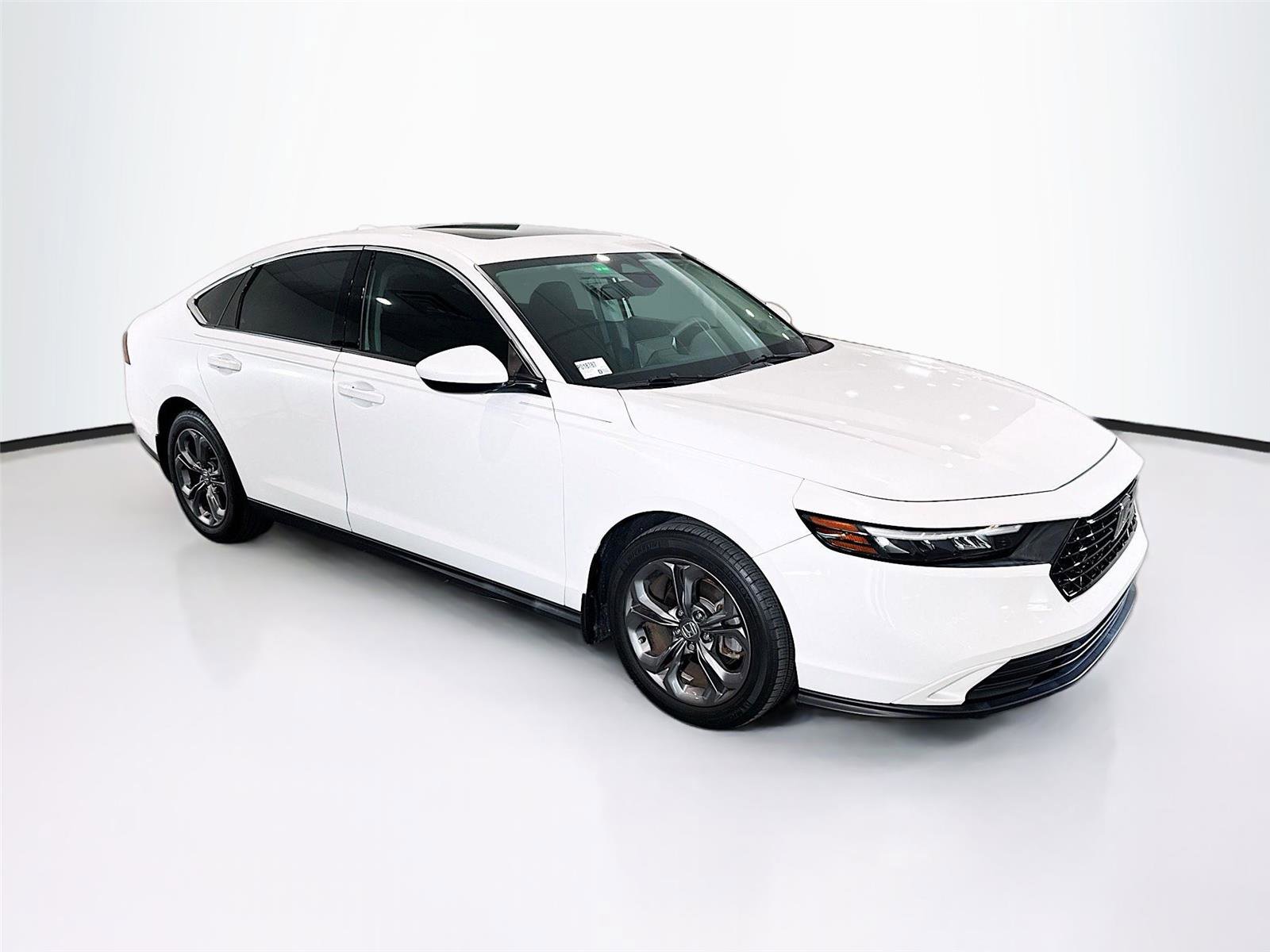 Used 2023 Honda Accord EX image 6
