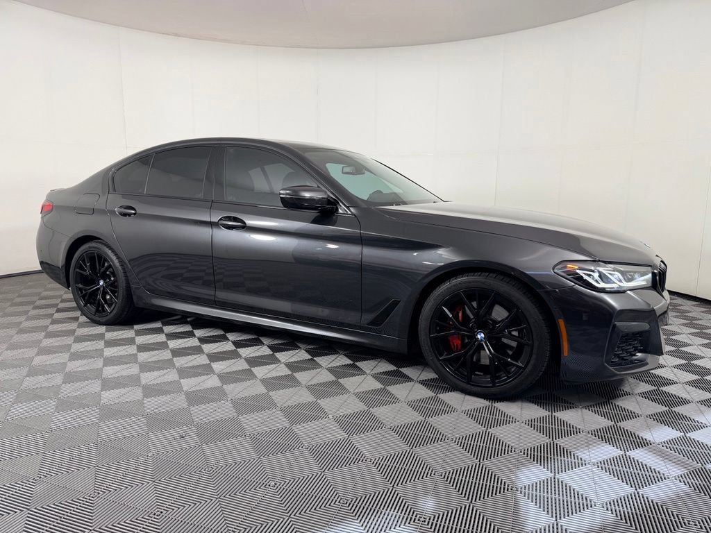 Used 2023 BMW 530i w/ M Sport Package RWD image 3
