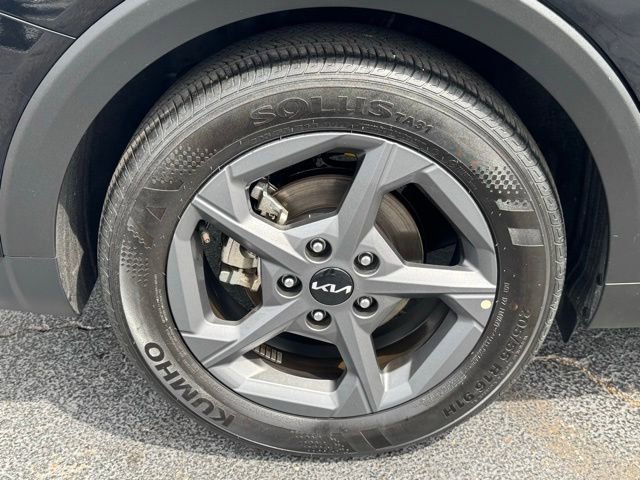 Used 2025 Kia K4 LXS image 6
