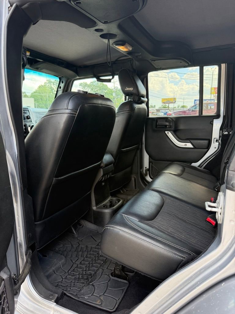 Used 2015 Jeep Wrangler Unlimited Sport image 8