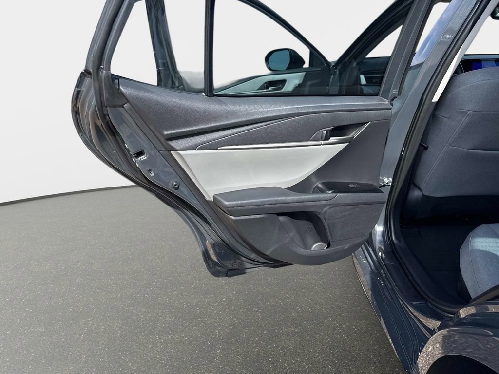 Used 2025 Toyota Camry LE w/ Convenience Package image 12