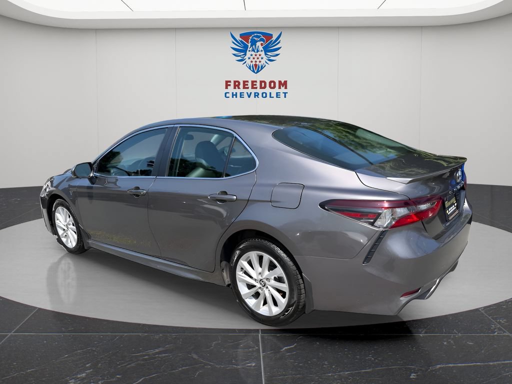 Used 2024 Toyota Camry SE FWD image 4