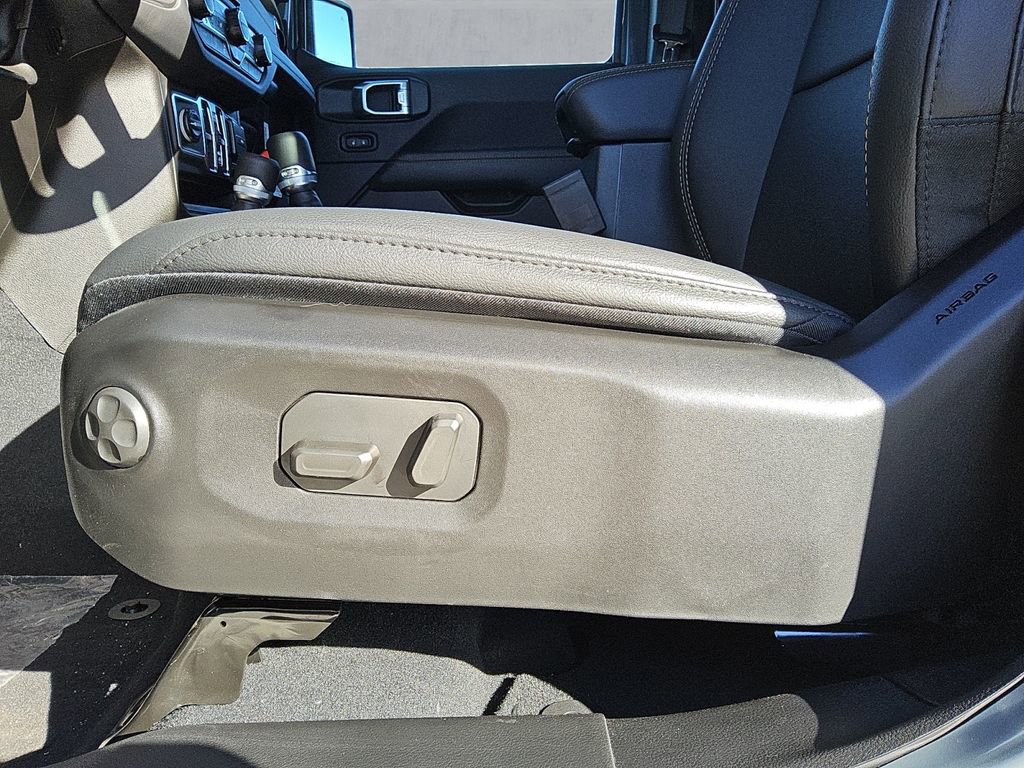 New 2026 Jeep Gladiator Sport S image 16