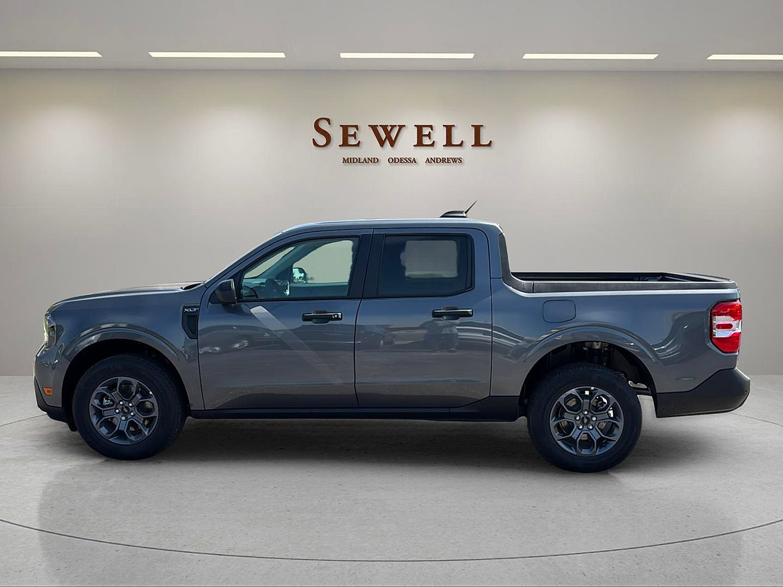 New 2025 Ford Maverick XLT FWD image 2