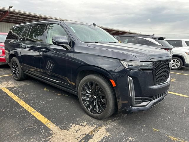 Used 2023 Cadillac Escalade ESV Sport Platinum w/ LPO, ONYX Package AWD/4WD image 7
