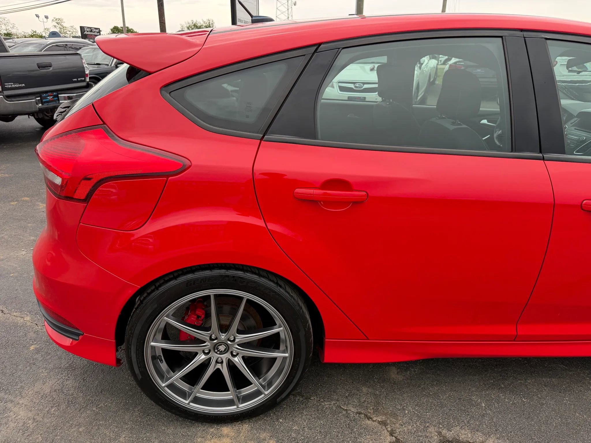 Used 2017 Ford Focus ST FWD image 47