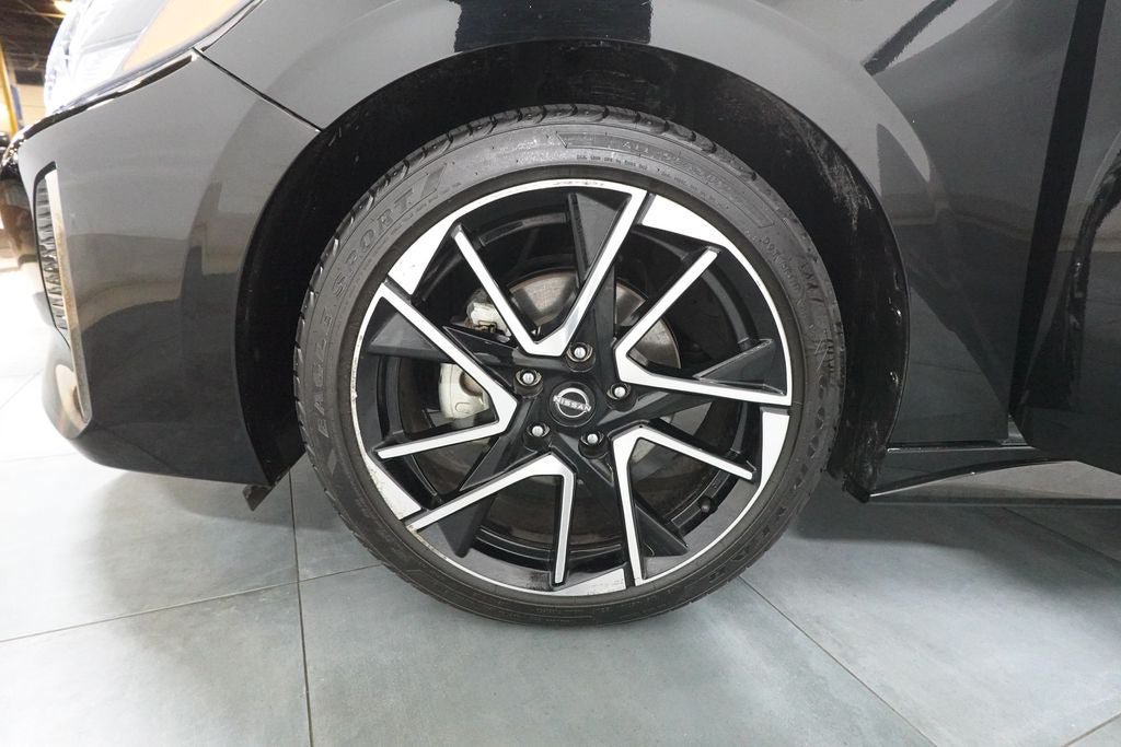 Used 2025 Nissan Sentra SR FWD image 31
