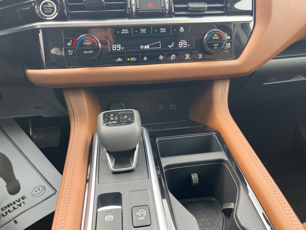 Used 2024 Nissan Pathfinder Platinum image 19