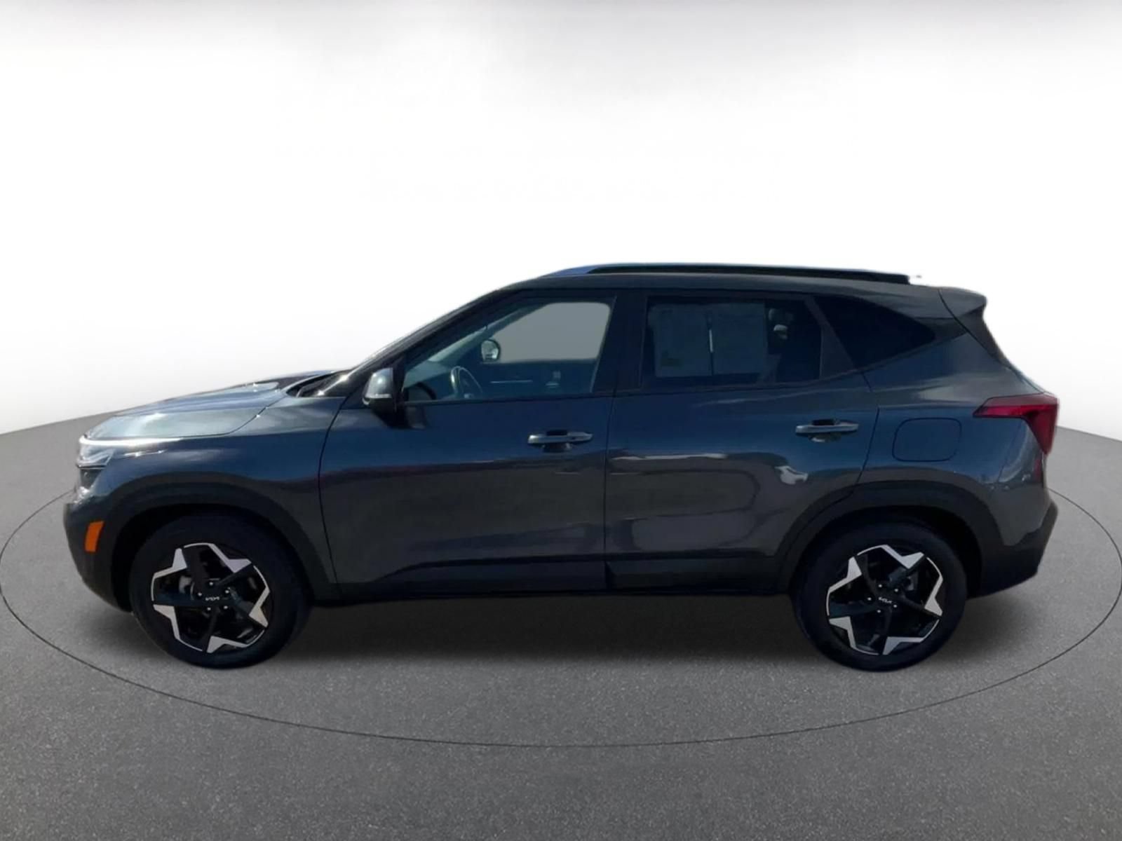 Used 2025 Kia Seltos S FWD image 8