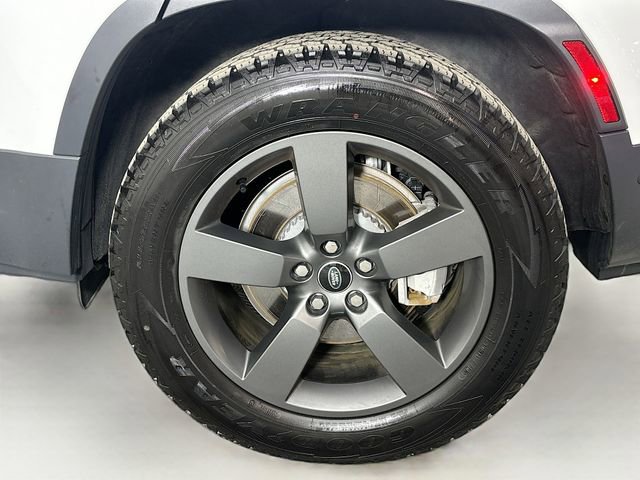 Used 2025 Land Rover Defender 130 S image 34