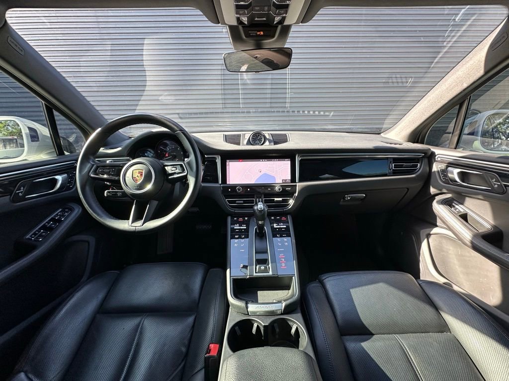 Certified 2023 Porsche Macan AWD/4WD image 6