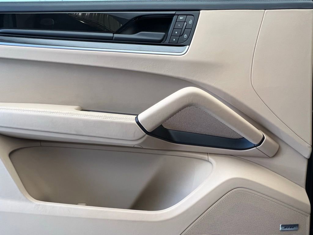 Certified 2024 Porsche Cayenne Turbo image 19