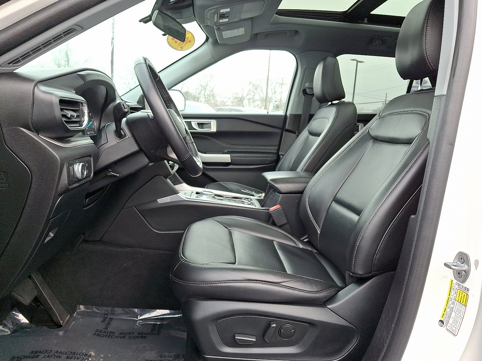 Certified 2022 Ford Explorer XLT w/ Equipment Group 202A image 14