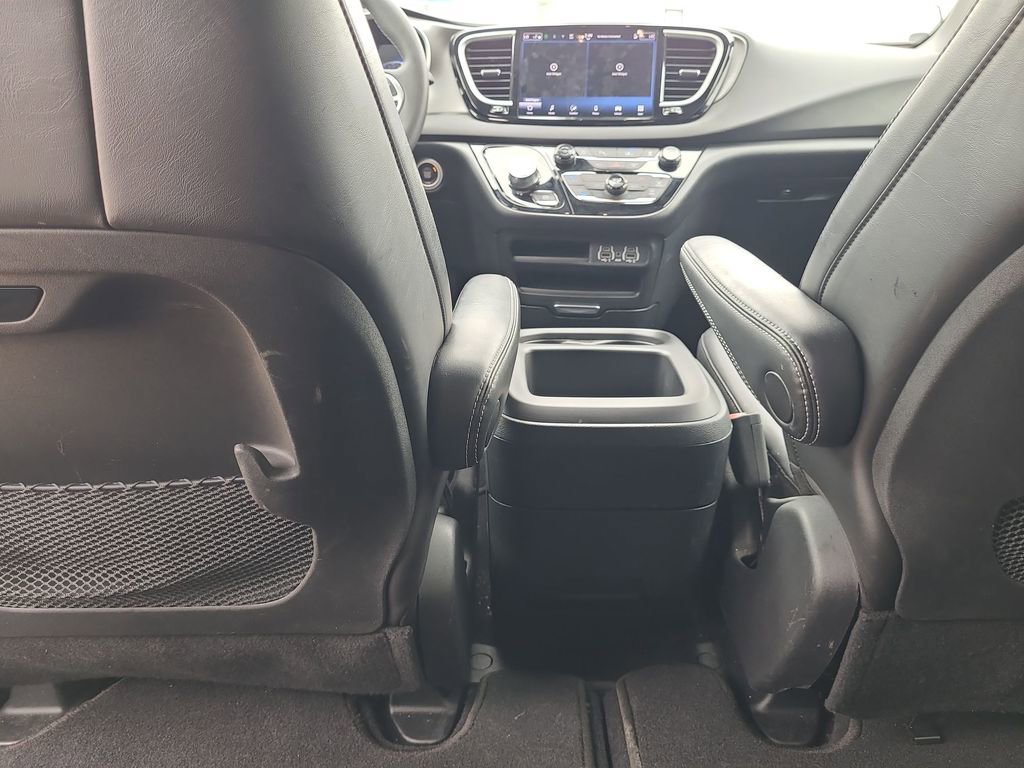 Used 2025 Chrysler Pacifica Select FWD image 22