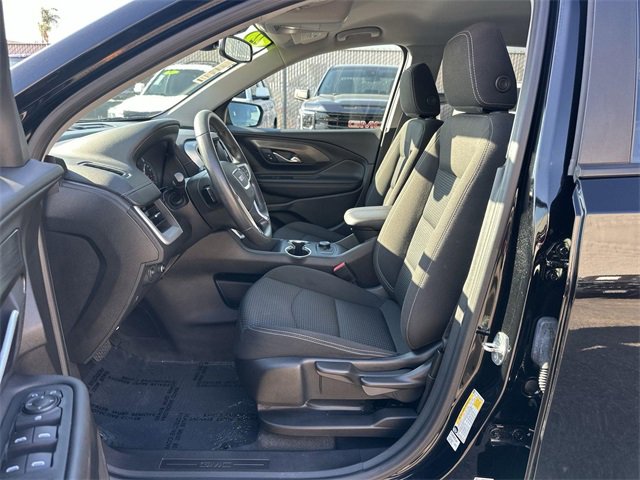 Used 2022 GMC Terrain SLE image 17