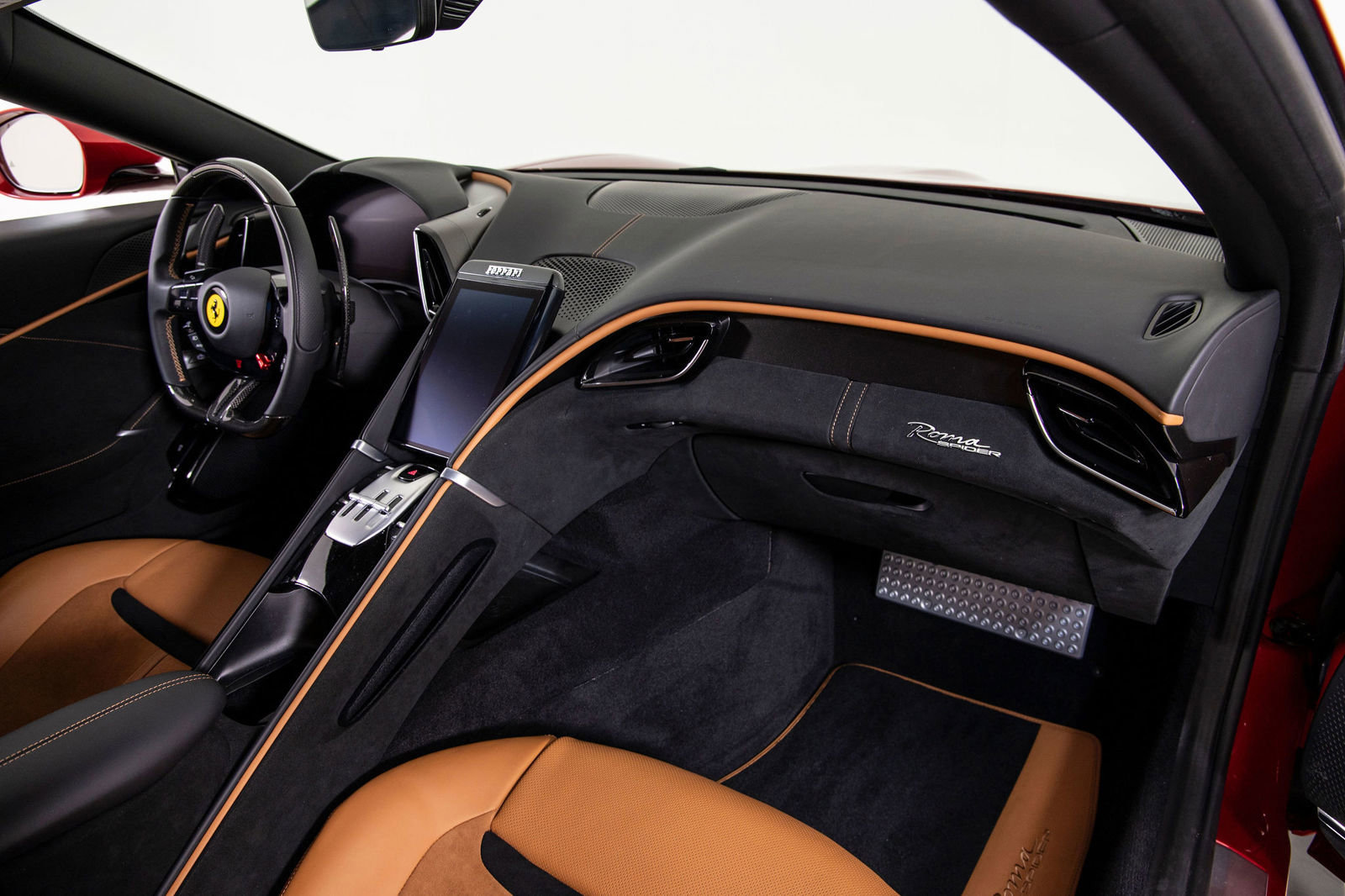 Certified 2025 Ferrari Roma Spider RWD image 16
