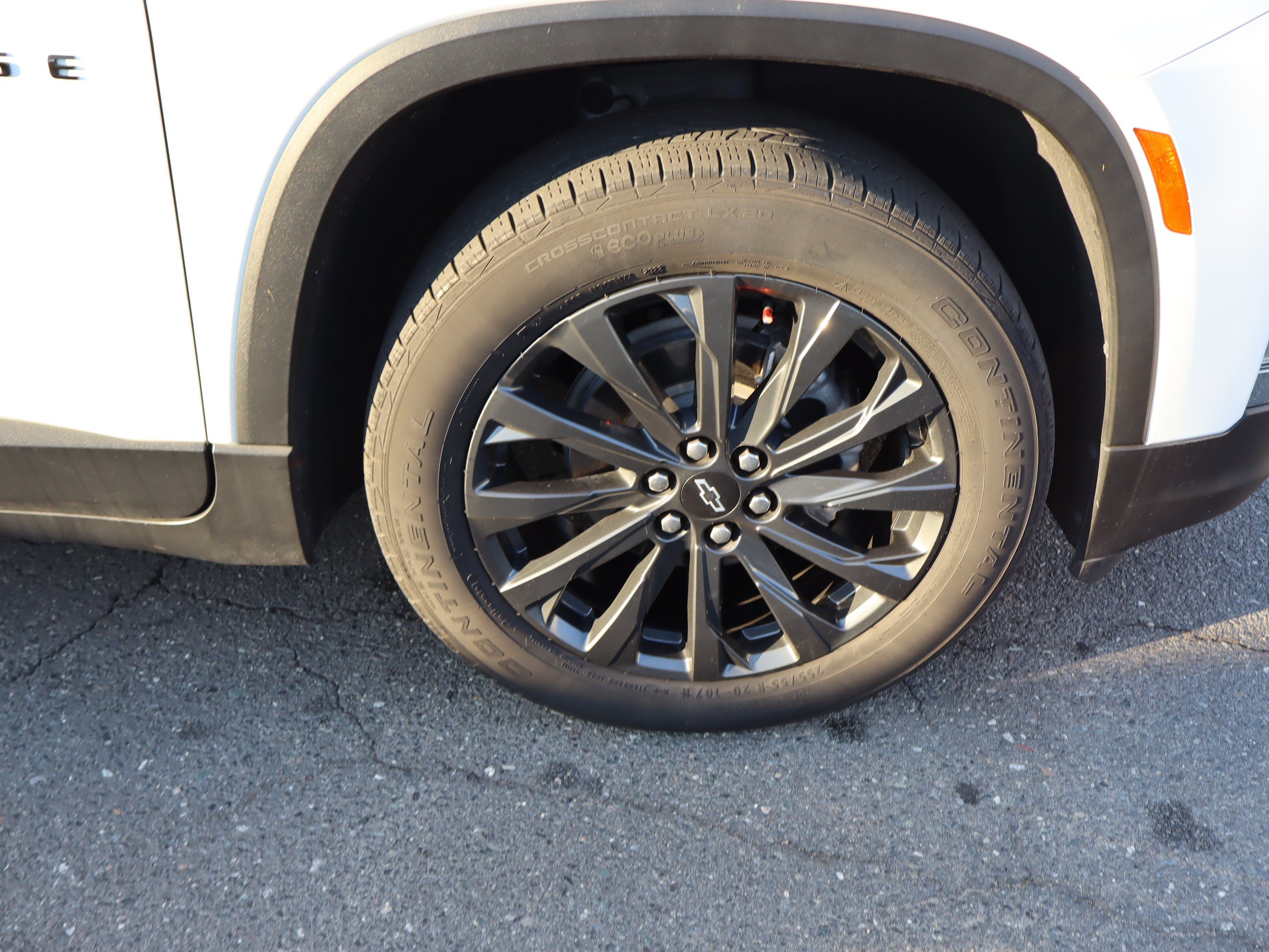 Used 2023 Chevrolet Traverse RS FWD image 40