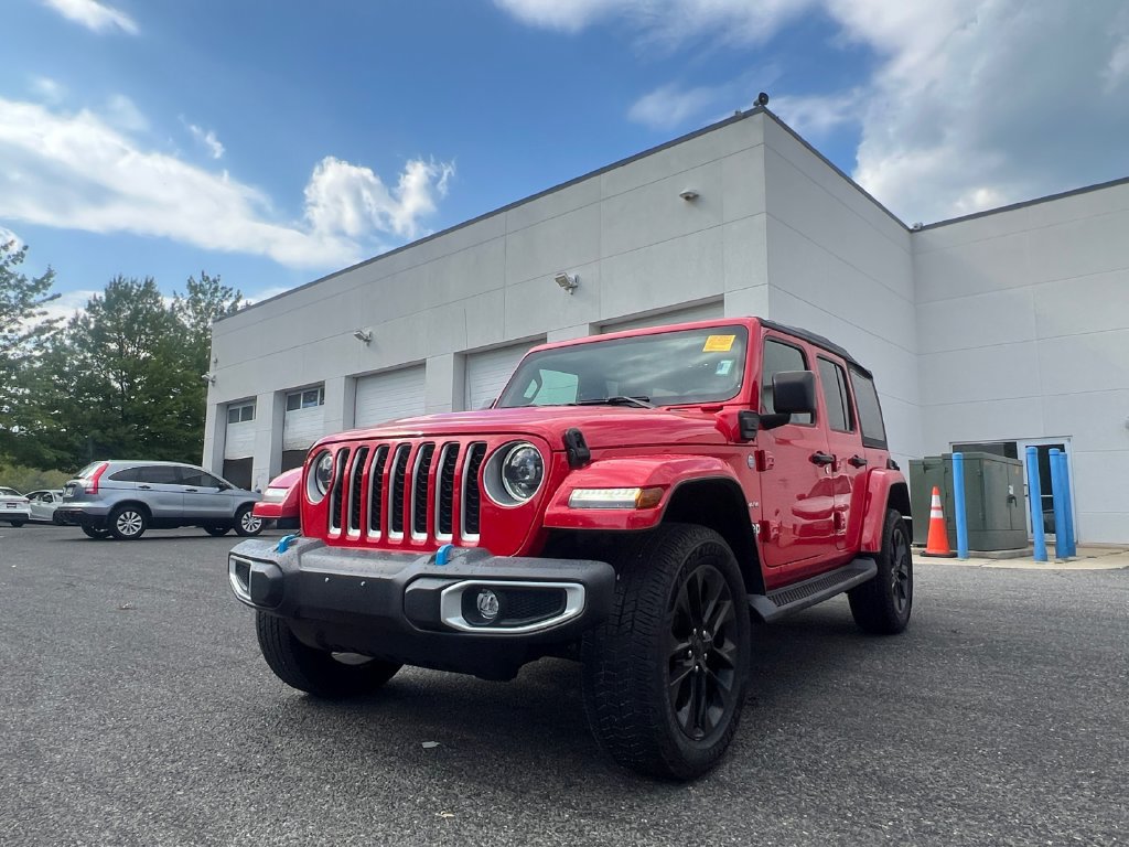 Used 2023 Jeep Wrangler Unlimited Sahara w/ Cold Weather Group AWD/4WD image 32