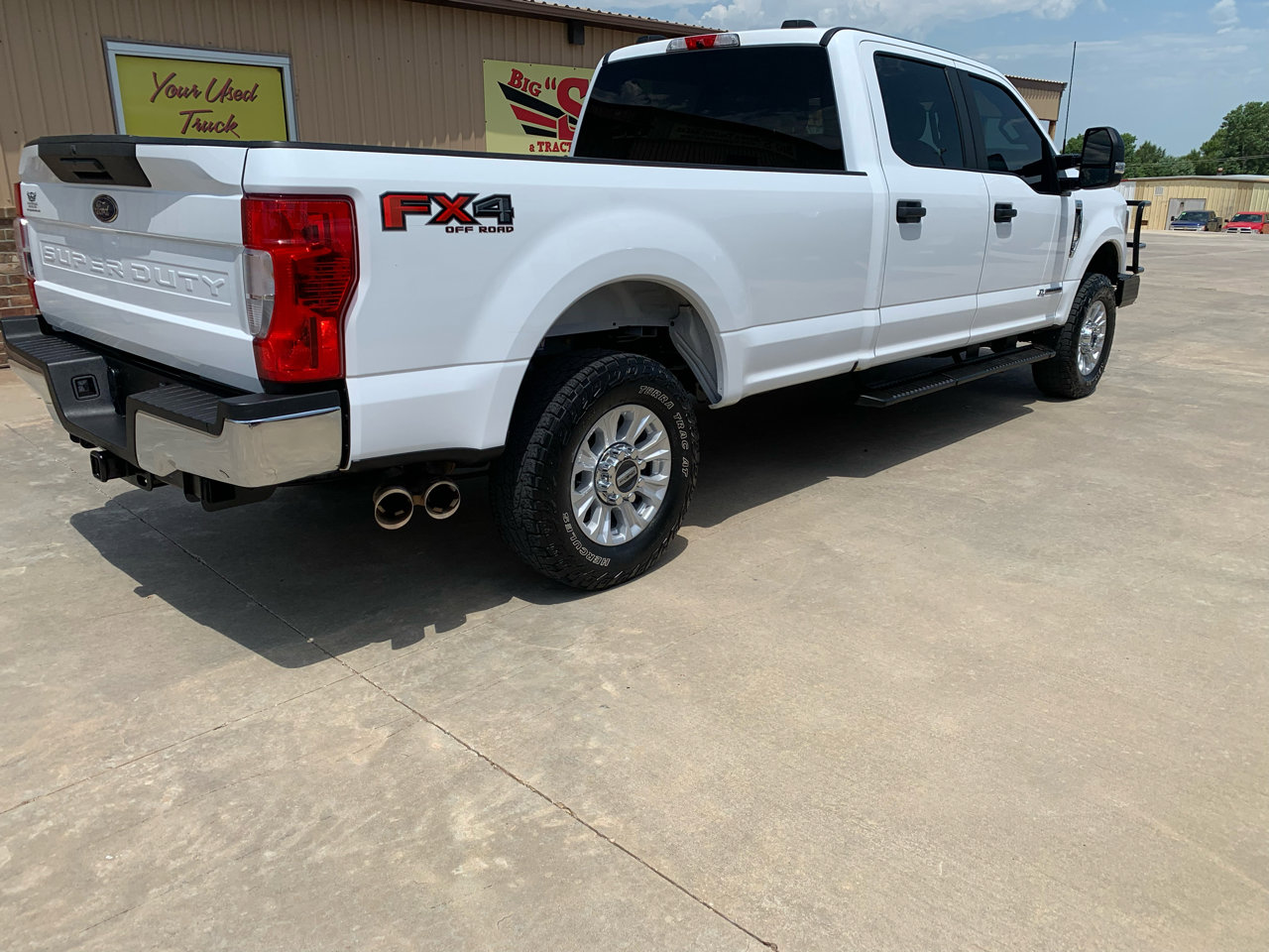 Used 2022 Ford F250 XL w/ STX Appearance Package image 2