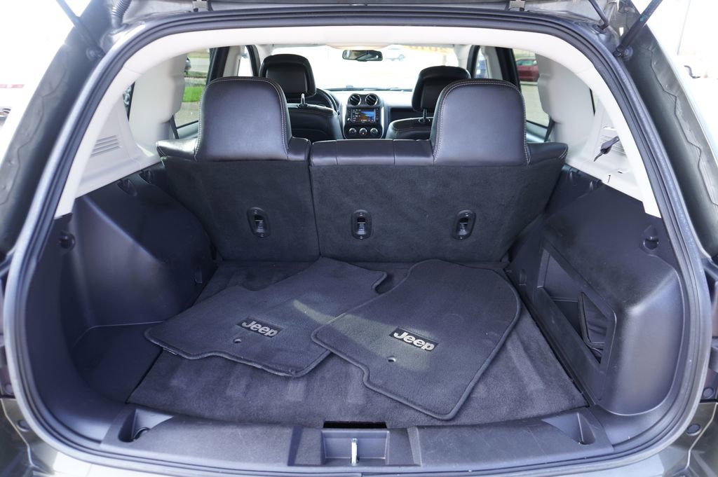 Used 2016 Jeep Compass Latitude image 26