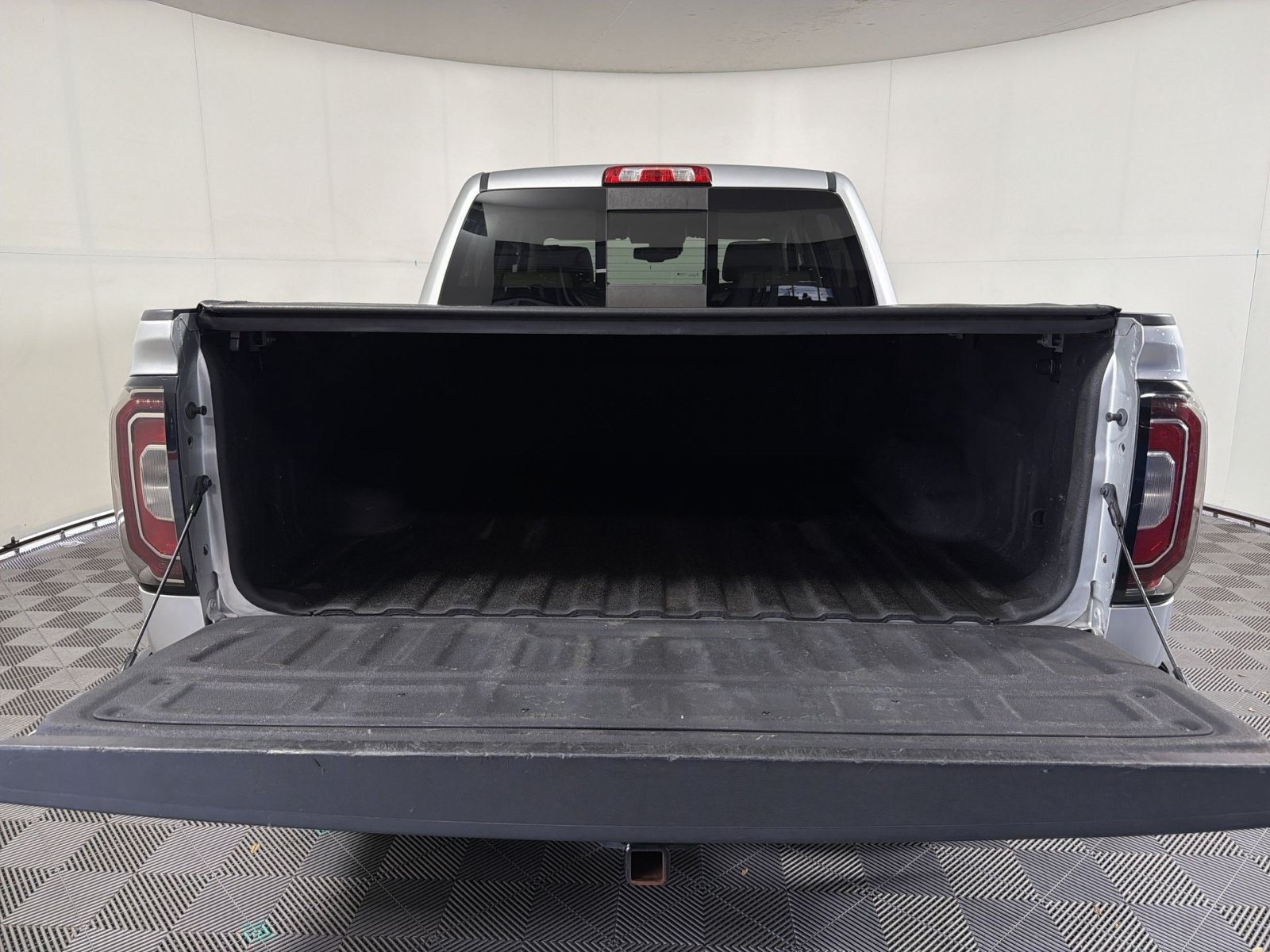Used 2018 GMC Sierra 1500 SLT AWD/4WD image 26