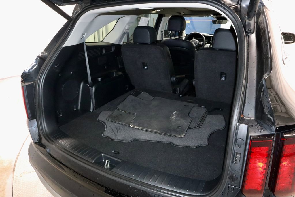 Used 2022 Kia Sorento EX w/ Panoramic Sunroof Package AWD/4WD image 16