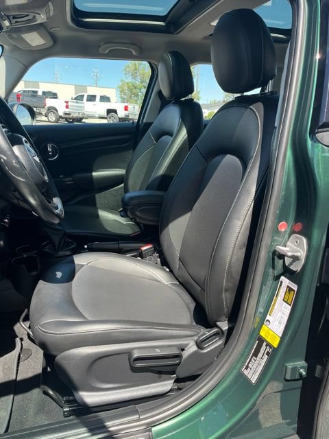 Used 2017 MINI Cooper 4-Door Hardtop FWD image 31
