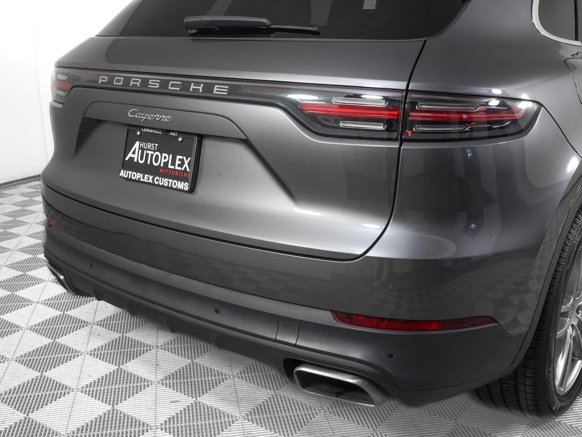 Used 2023 Porsche Cayenne image 34