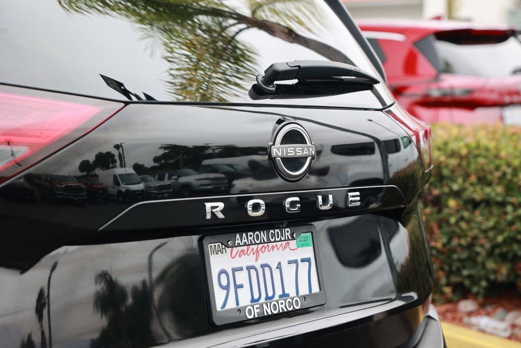 Used 2023 Nissan Rogue S FWD image 15