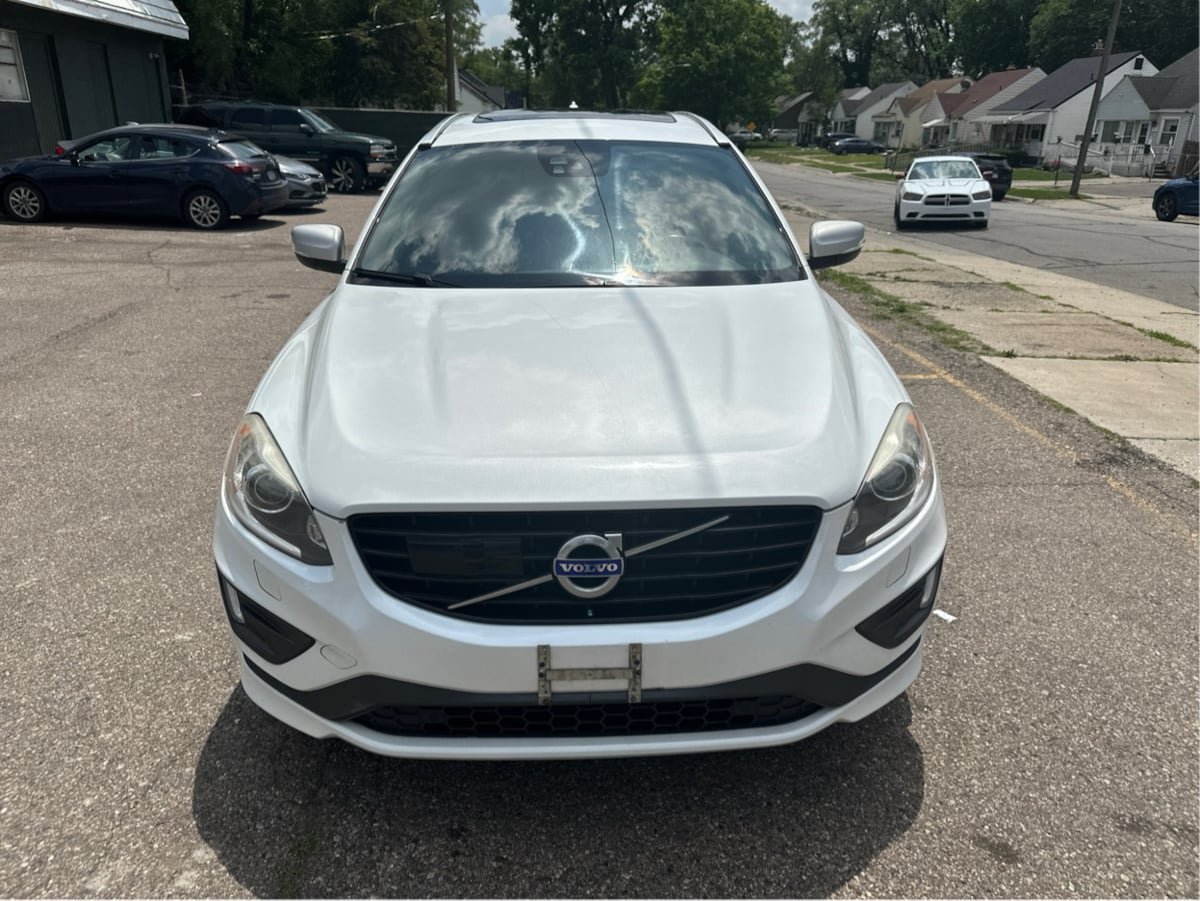 Used 2018 Volvo XC90 T6 Momentum w/ Convenience Package AWD/4WD image 9