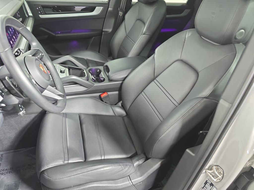 Certified 2026 Porsche Cayenne S AWD/4WD image 5