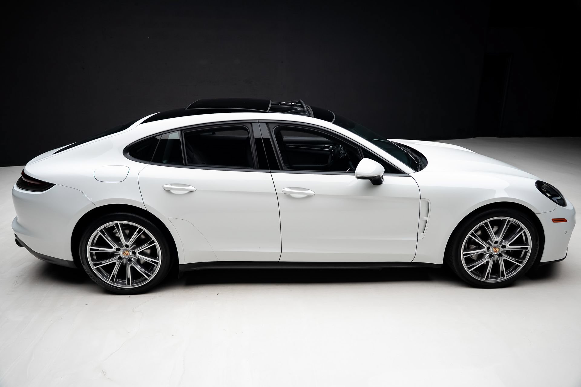 Used 2023 Porsche Panamera 4 AWD/4WD image 33