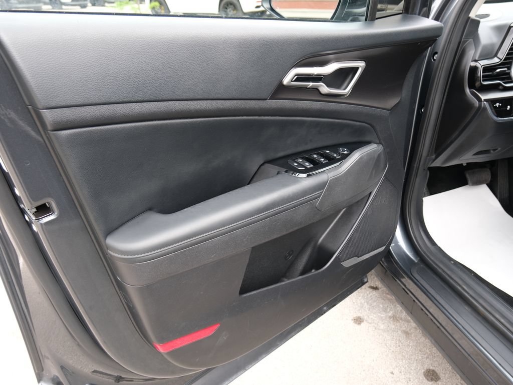 Used 2024 Kia Sportage EX FWD image 15