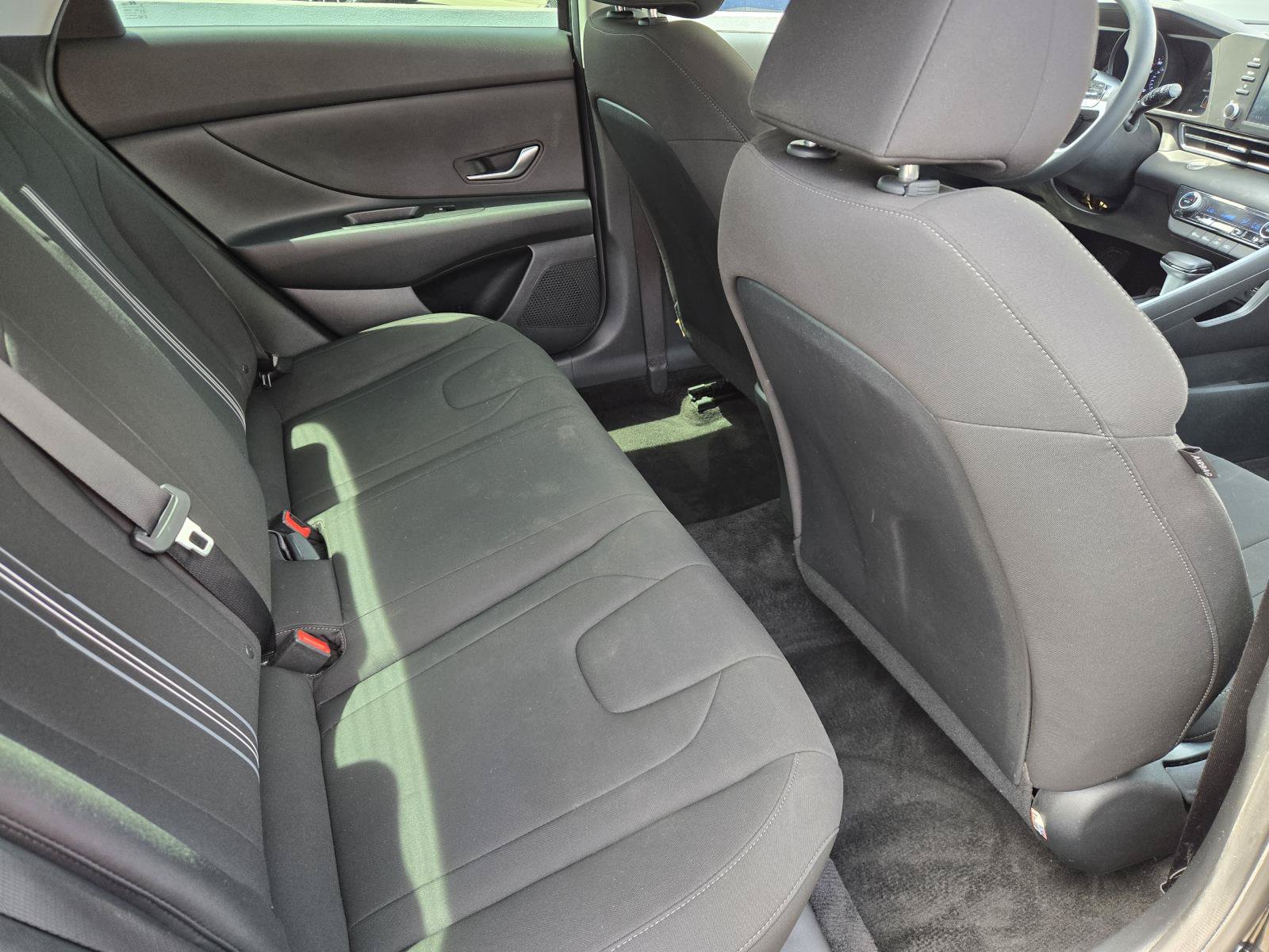Used 2022 Hyundai Elantra SEL FWD image 27