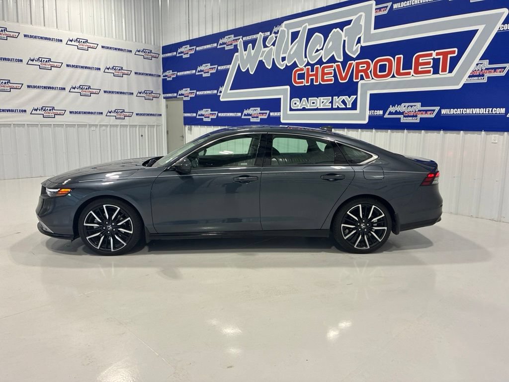 Used 2024 Honda Accord Touring image 3