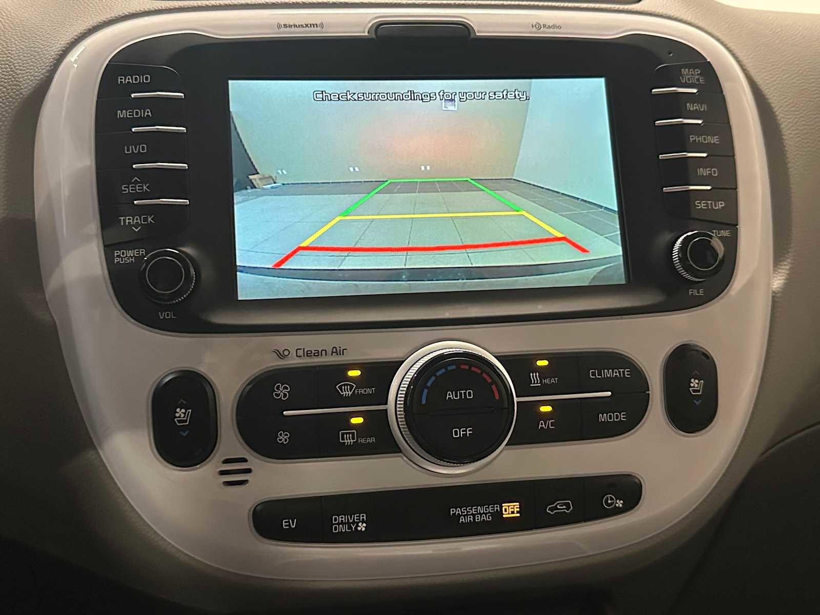 Used 2016 Kia Soul EV + image 13