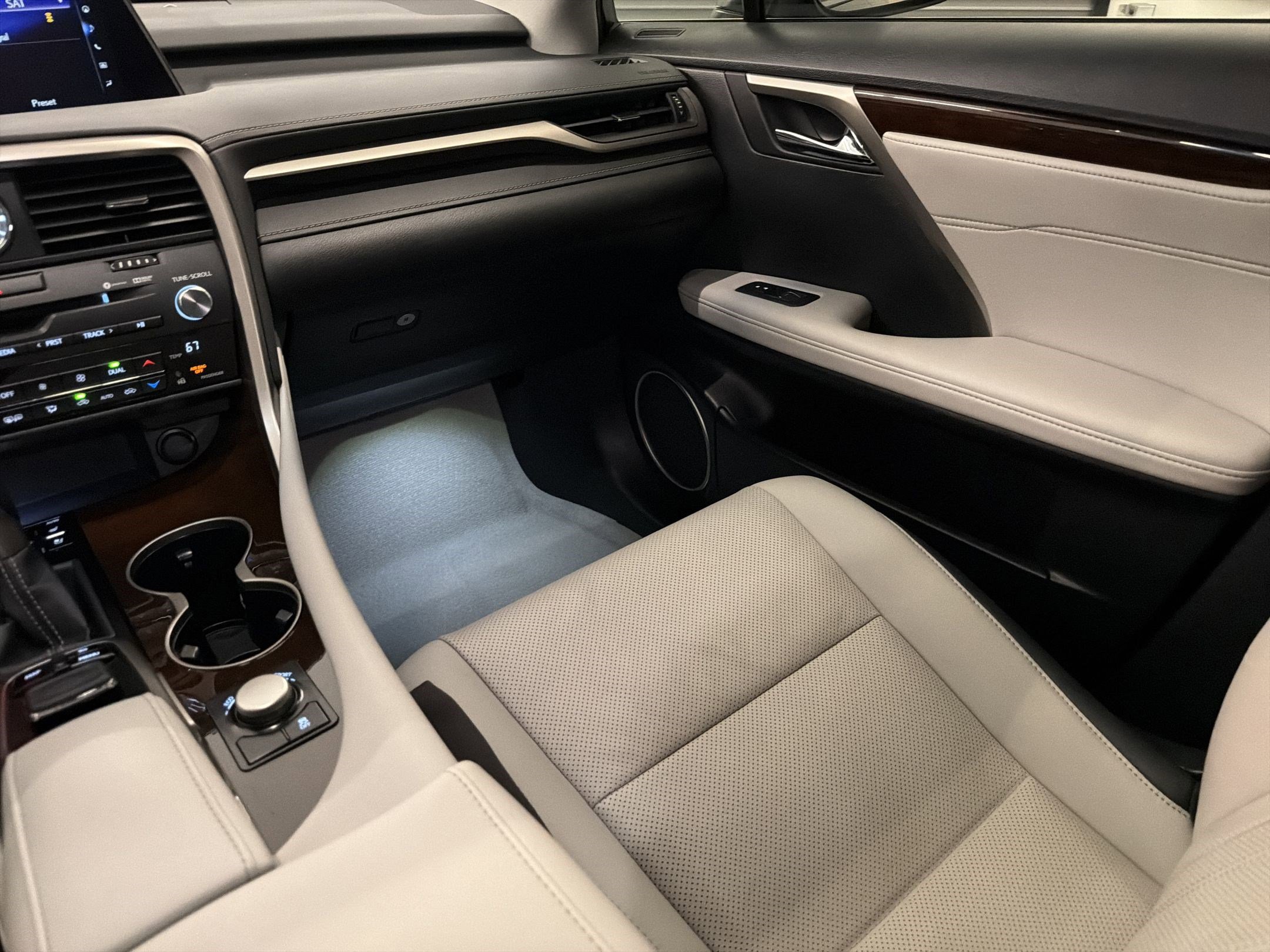 Used 2019 Lexus RX 350 FWD w/ Navigation Package image 29