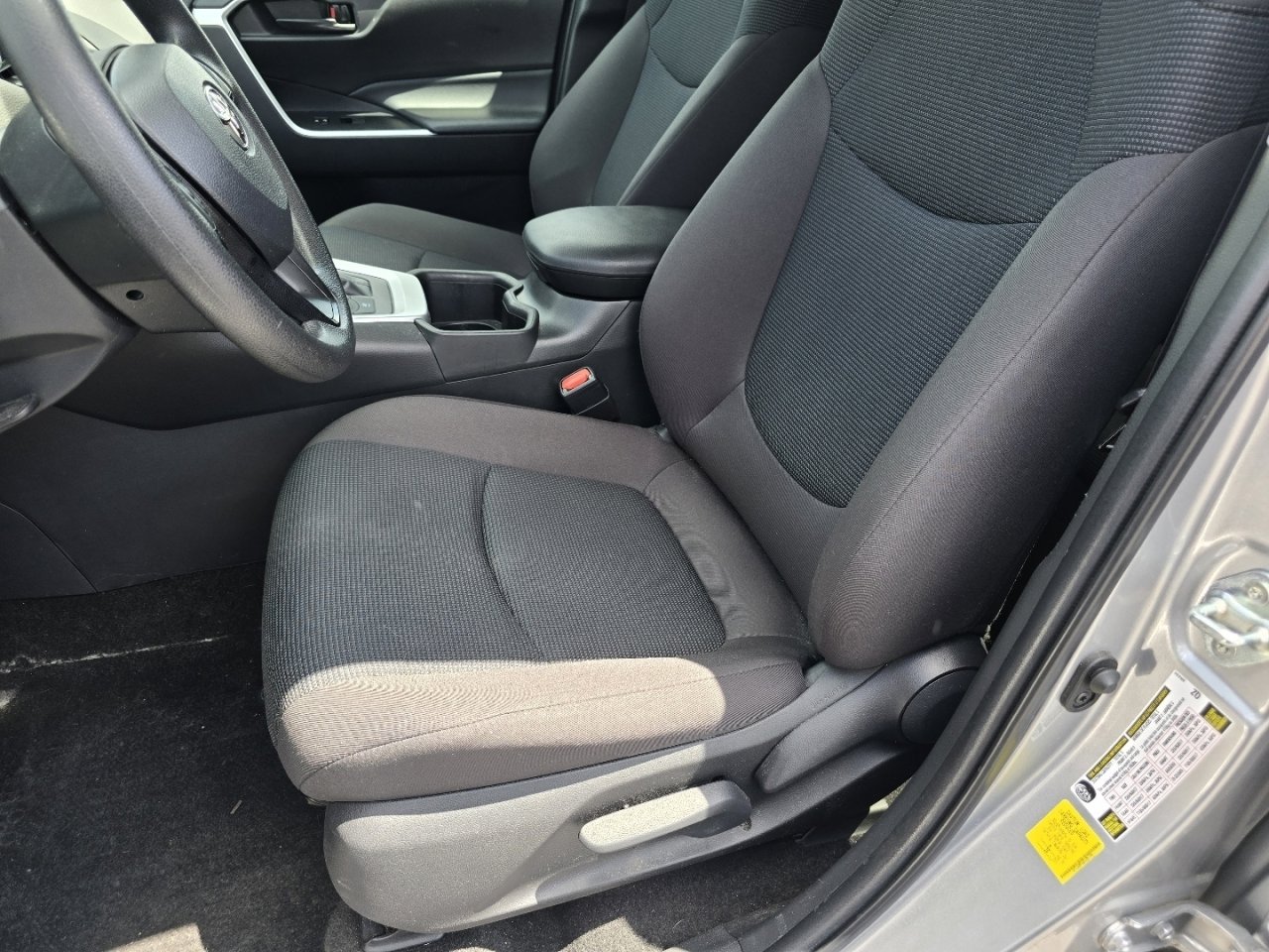 Used 2023 Toyota RAV4 LE AWD/4WD image 21