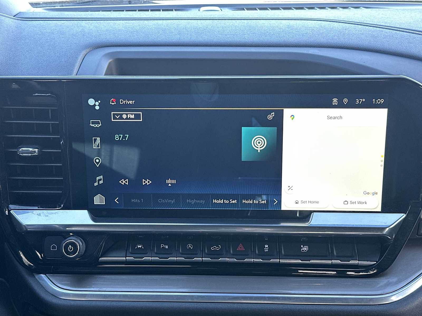 Used 2022 Chevrolet Silverado 1500 High Country w/ Technology Package image 12