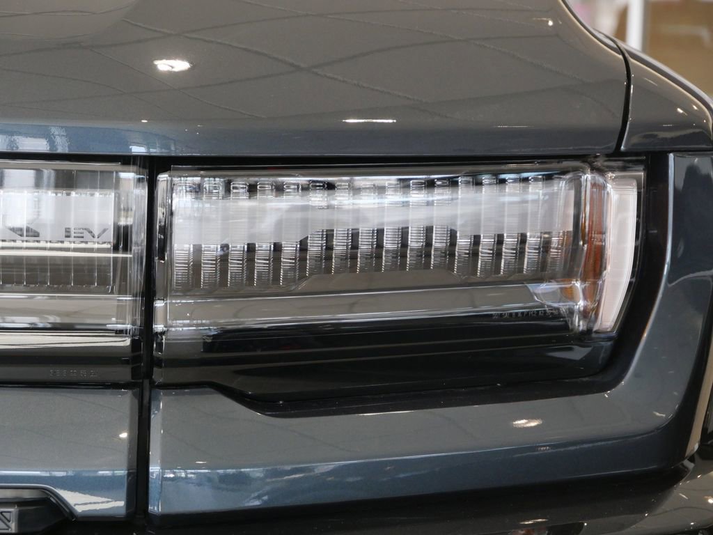 New 2026 GMC Hummer EV SUV w/ LPO, Dark Essentials Package image 9