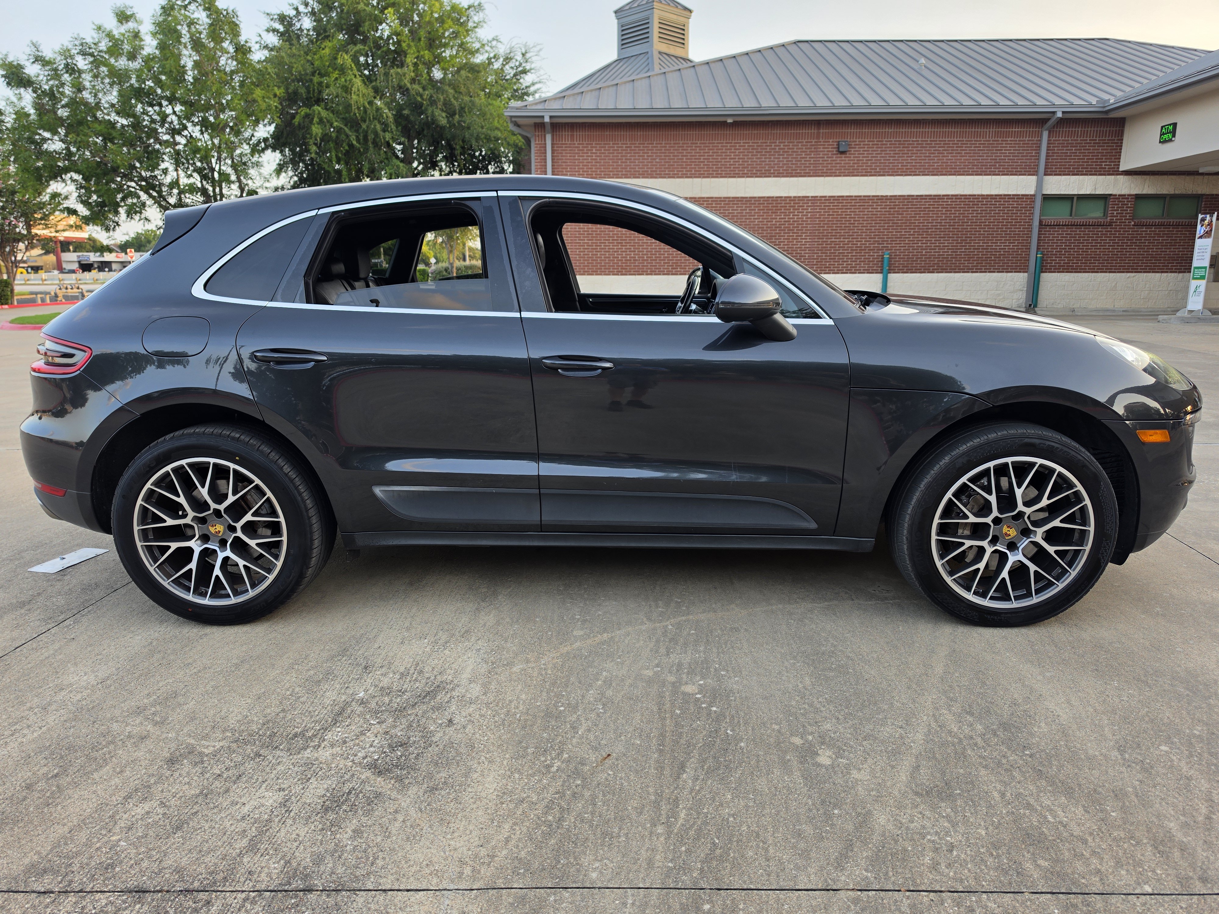 Used 2017 Porsche Macan S AWD/4WD image 8