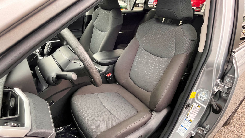 Used 2022 Toyota RAV4 XLE w/ Convenience Package AWD/4WD image 25