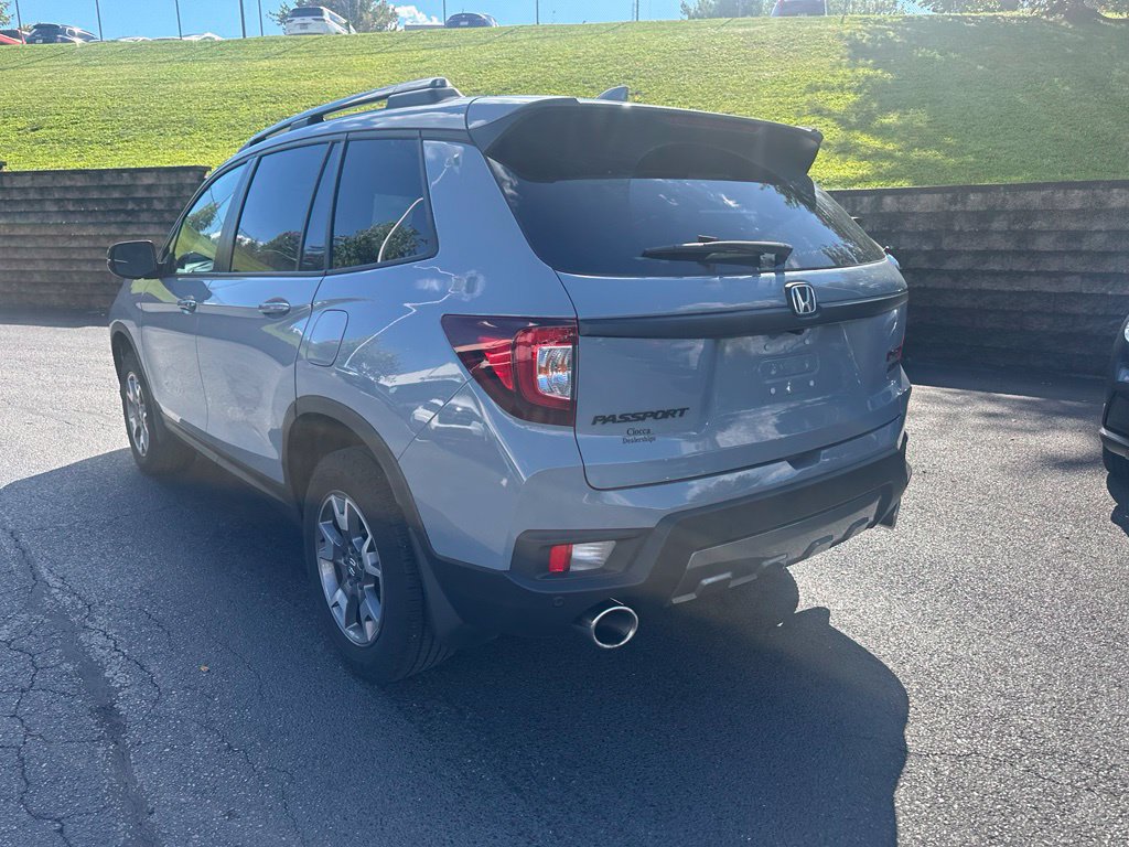 Used 2023 Honda Passport TrailSport image 7