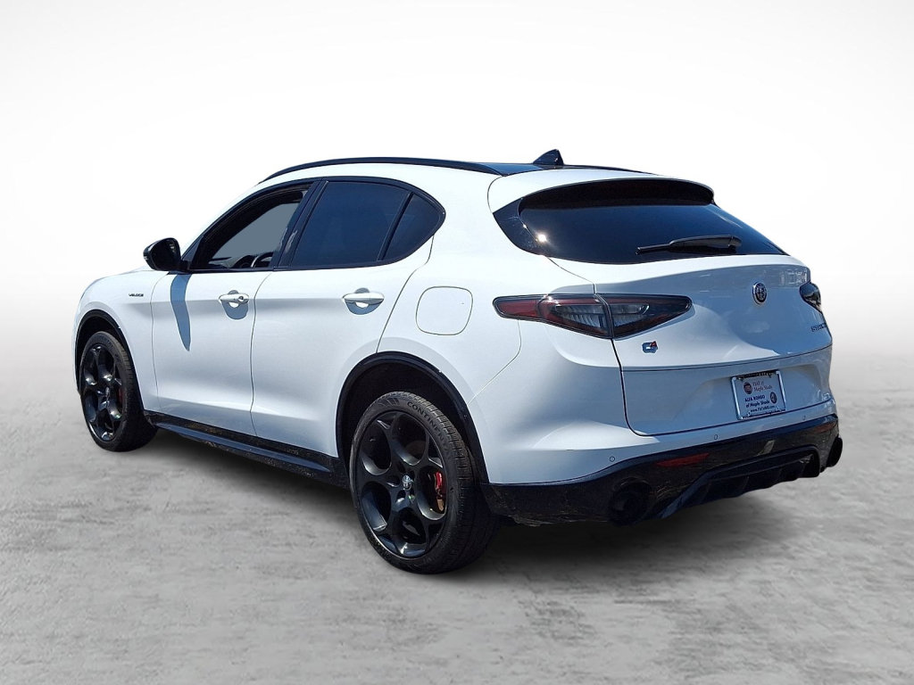 Used 2024 Alfa Romeo Stelvio Veloce AWD/4WD image 3