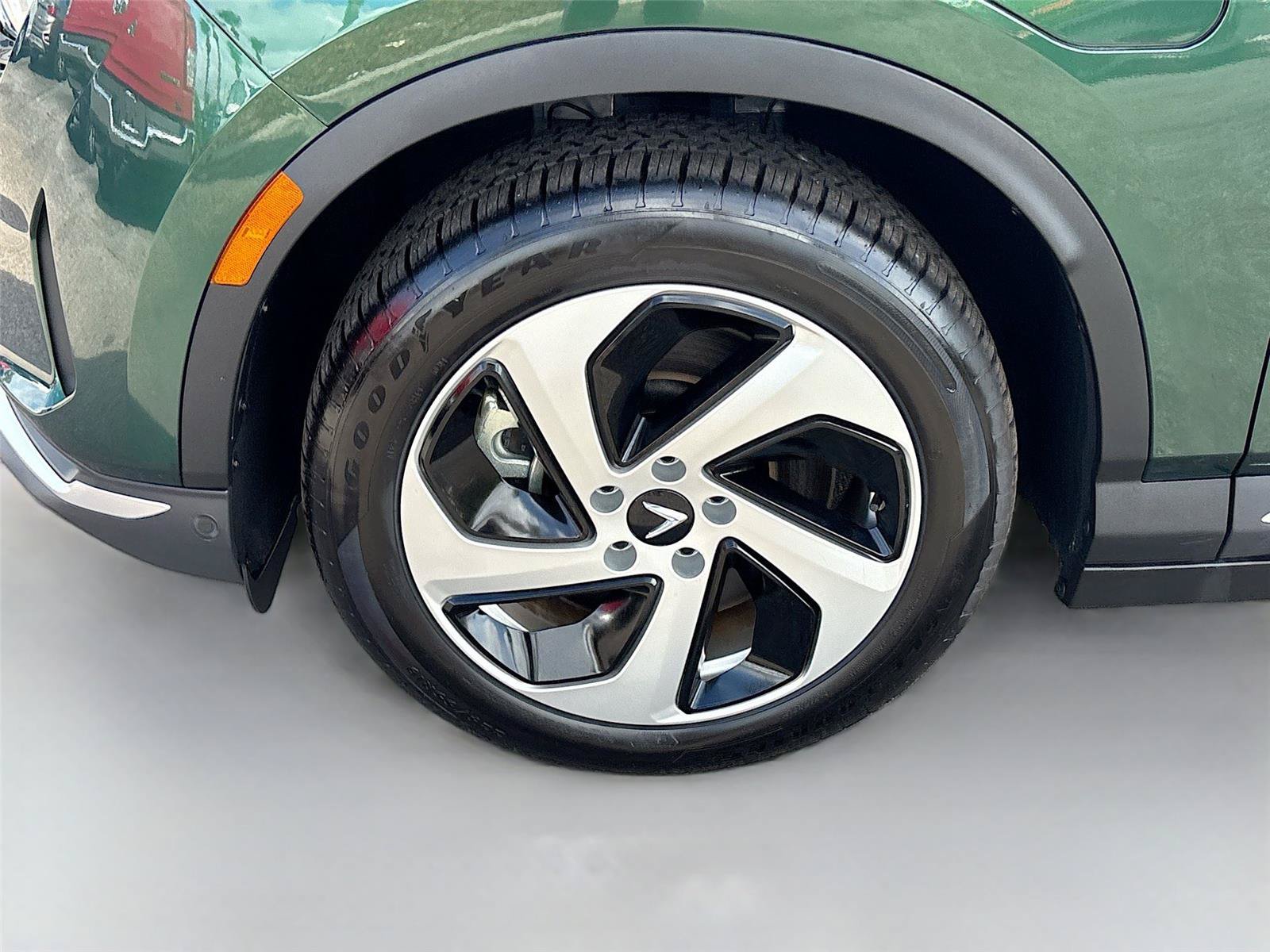 New 2025 VinFast VF 8 Eco AWD/4WD image 30