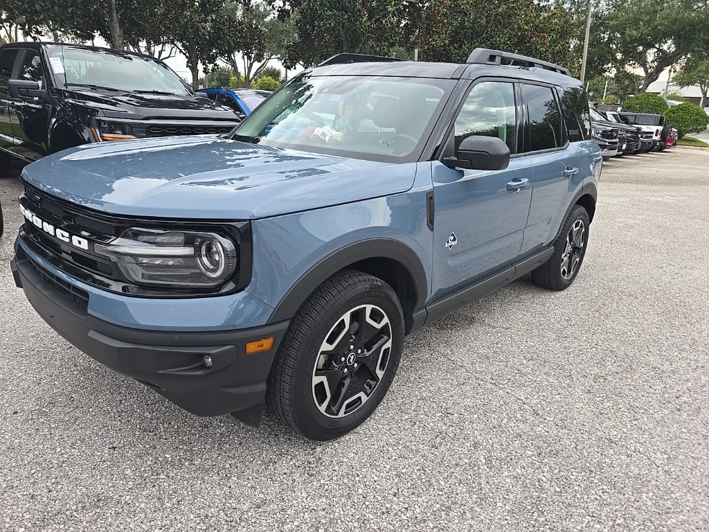 Used 2024 Ford Bronco Sport Outer Banks w/ Tech Package AWD/4WD image 2