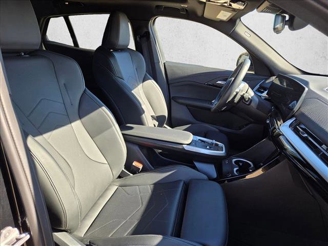 Used 2025 BMW X2 xDrive28i image 21